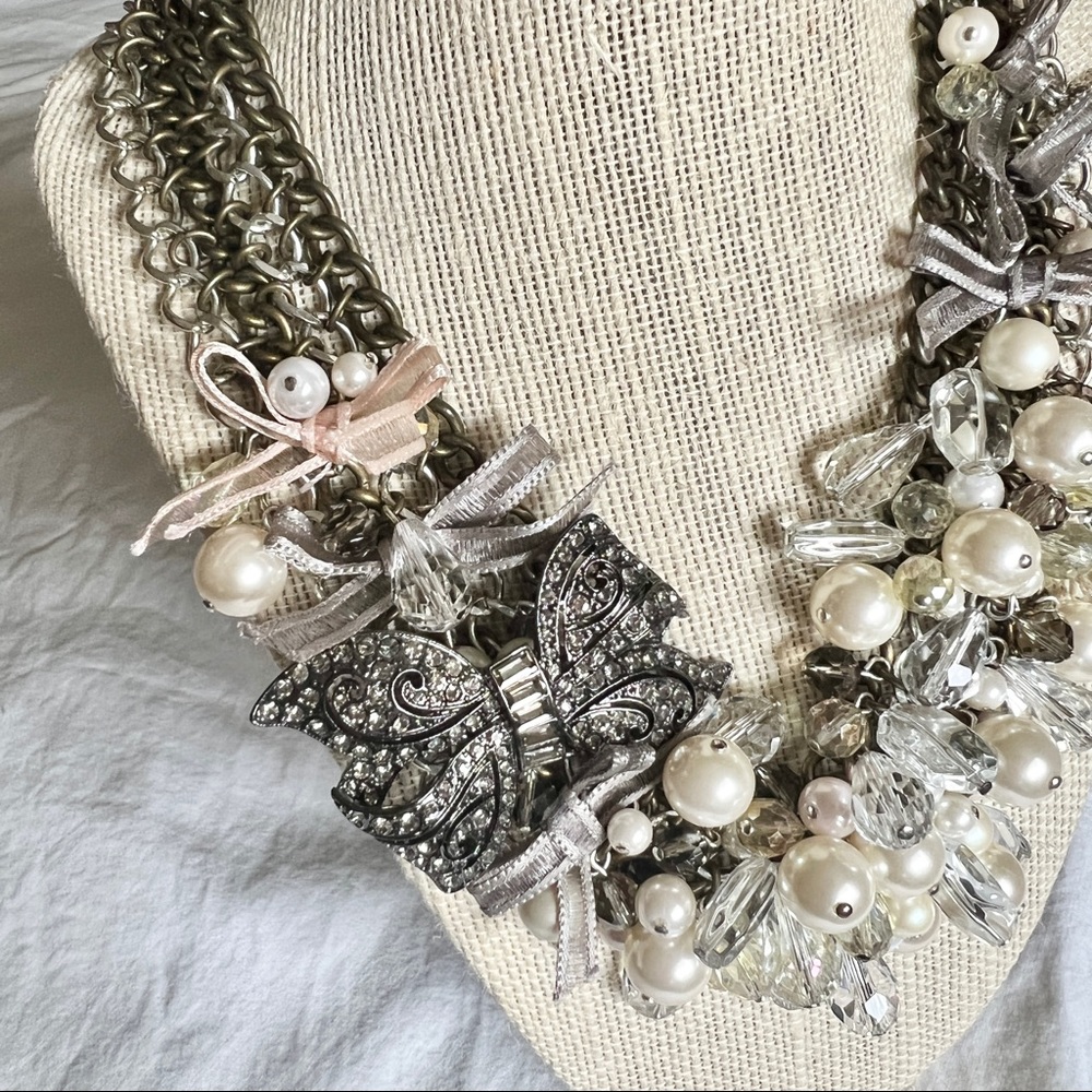 Bling and silver-toned chunky necklace